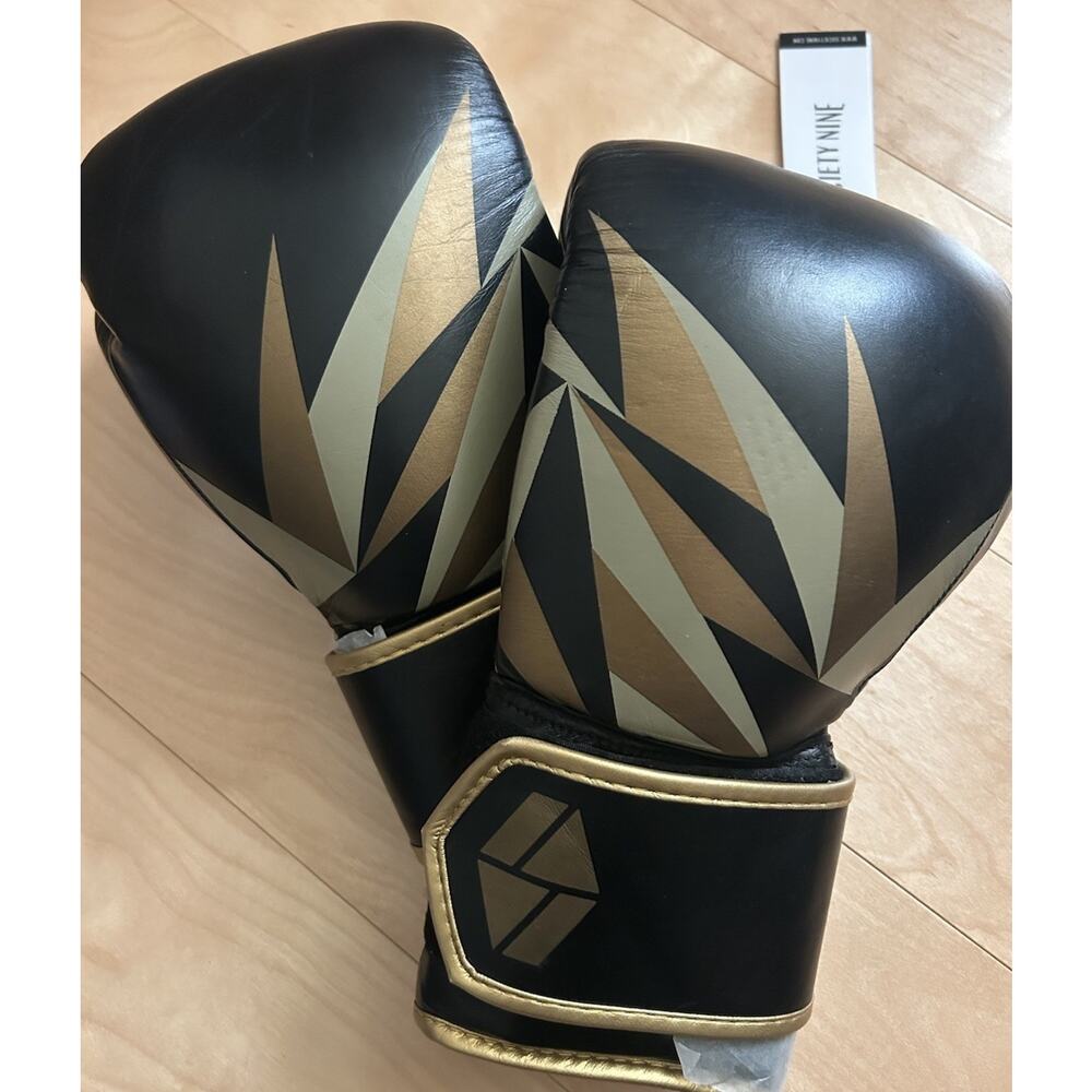 Society Nine Bia Boxing Gloves 16oz